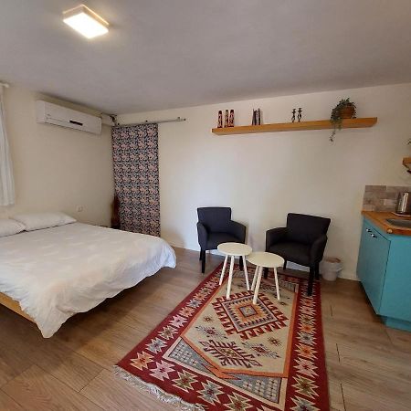 כפר ורדים Cute Guest Room מראה חיצוני תמונה